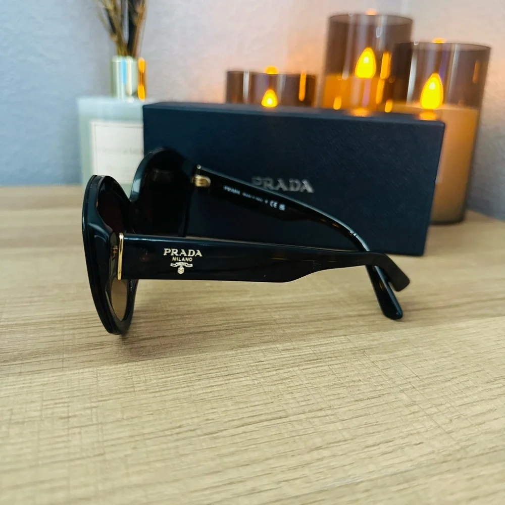 AUTHENTIC Prada Black Oversized Cat-Eye Sunnies 😎🕶️ - Picture 6 of 7